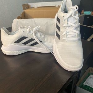 Adidas women’s crazyflight w volleyball shoes size 8 (scuff on toe)